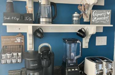 White Picket Fence - EV Charger! - Foto 2