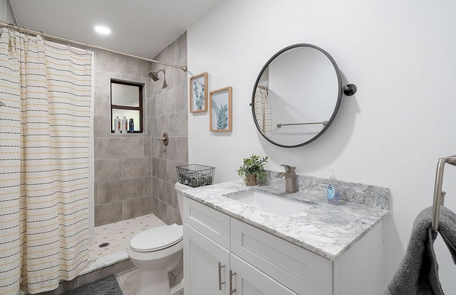 The Oak King Bed Huge Backyard - Foto 28