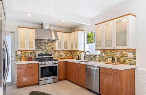 Luxurious Tennis Club Bungalow 1 with Mountain Views and Walks to Downtown Palm Springs! - Foto 3