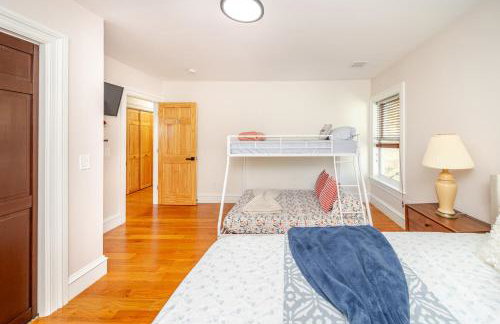 383 - 3BR Quincy - Chic House near Adams Park - Foto 28