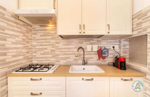 Piano terra sul lungomare con parcheggio - Foto 15