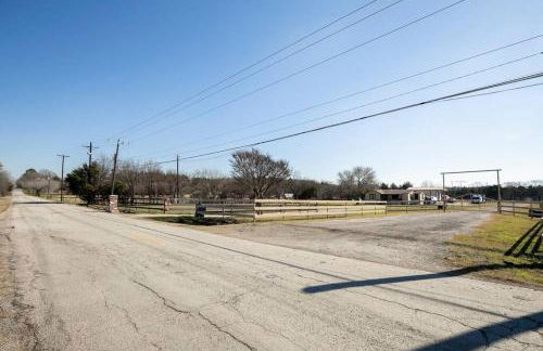 Texas Ranch House with 5 Bedroom and Fish Pond - Foto 4