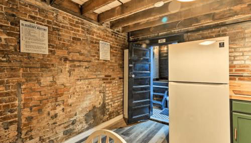 1850s historic Row House 7min train to NYC with private backyard - Foto 2