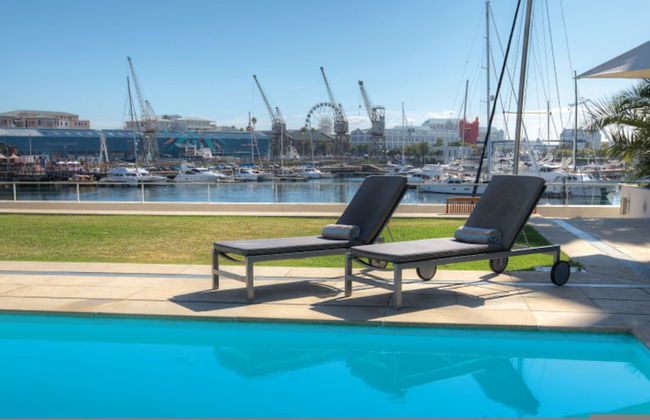 Precinct Corner Two Bedroom Waterfront Apartment - 703 - Foto 30