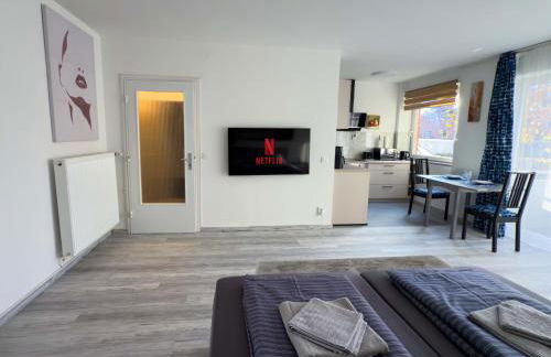 Ruhiges saniertes Apartment bei Hamburg Parkplatz Balkon WLAN - Foto 7