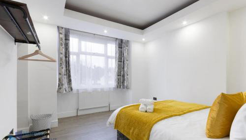 Large Comfy 4 Bedroom House, Ideal for Workers, FREE Parking - Foto 3, towels, wardrobe