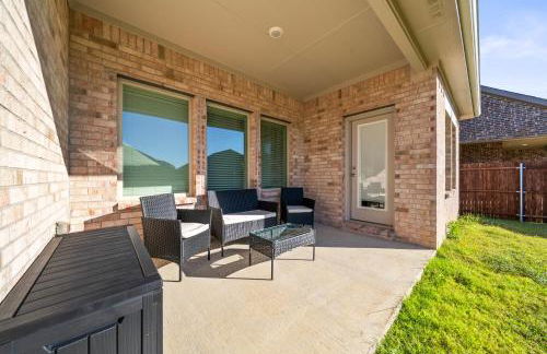 Luxurious 4-Bed Home with Pool Table & Nearby Pool - Foto 40