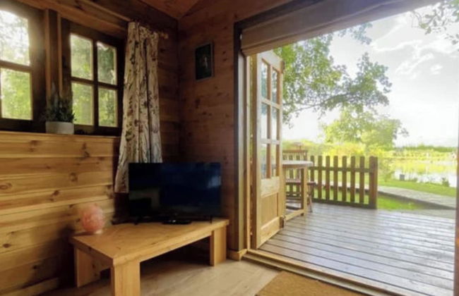 Inviting 1-bed Cabin in Newmarket - Foto 8