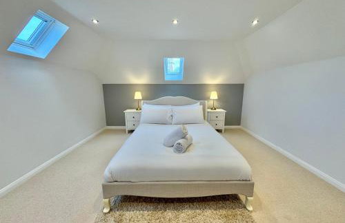 Stunning 7 Bedroom Escape Near New Forest and Beach - Large Garden - Serene Setting - Sleeps 14 - Foto 51