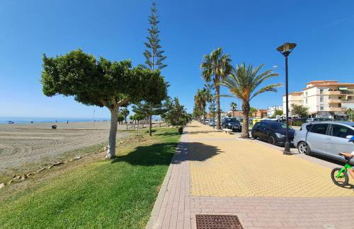 Boutique apartment near the beach, 1 Gbps Wi-Fi - Photo 60