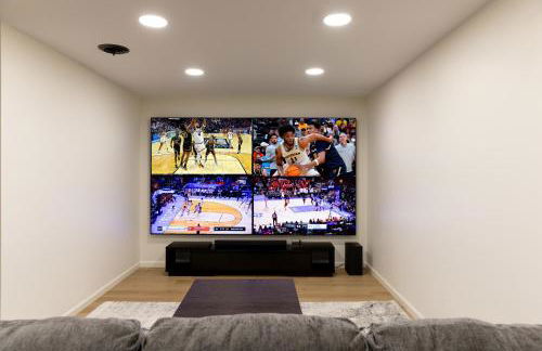 Large Luxury Home with Media Room and Game Room - 10 mins to Campus & Stadium - Foto 74