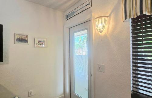 An Island Getaway at Palm Tree Villas - Photo 32