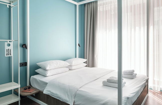 Zeus is Loose Hostel - Photo 42