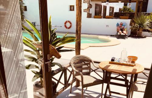 Sala Botanica Studio - Shared Pool - Central Island Location - 10 mins drive to Famara and La Santa - Foto 7