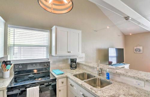 Unobstructed Beachfront! Galveston Oasis with Decks - Foto 10