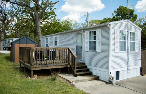 Clyde's Cabin with a private Hot Tub - Foto 1