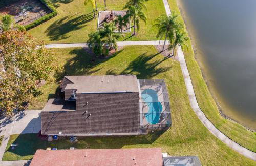 South Facing Pool with Stunning Lake View - Family Friendly Home - Nr Disney - Foto 37