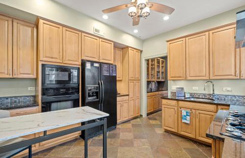 Elegant and Chic 2Bed 2Bath steps from the lake! - Foto 17