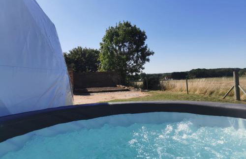 Lincoln Star Dome, Hot tub, BBQ - Foto 1