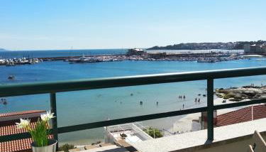 Precioso ático con vistas a pie de playa - Foto 1