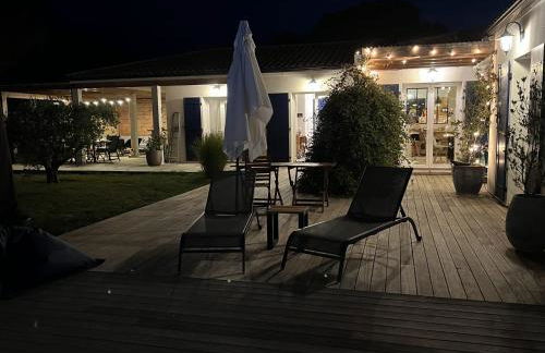 "LA VILLA DES HAUTES MERS" Villa 4 étoiles, 10 personnes, piscine privée chauffée, parc arboré, proche plage et marais - Foto 48