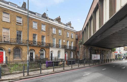 Parea Living - Spacious 4 Story House, Families, Big Groups - Foto 39