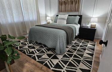 LakeView Fresh and New Bass N Sun King Bed Pool - Photo 2