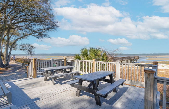 Beachy Days Escape - Cozy Haven Steps From Beach! - Foto 39