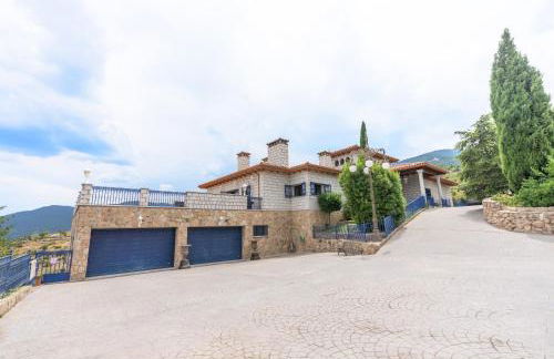 Mansión con Jacuzzi a 40 grados, gran piscina y Pádel - Photo 39