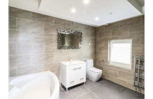 6BD Vacation Home with Indoor Pool - Foto 32