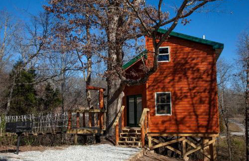 Fantastic Treehouse with Fire Pit and Hot-tub in Herod, Illinois - Foto 1