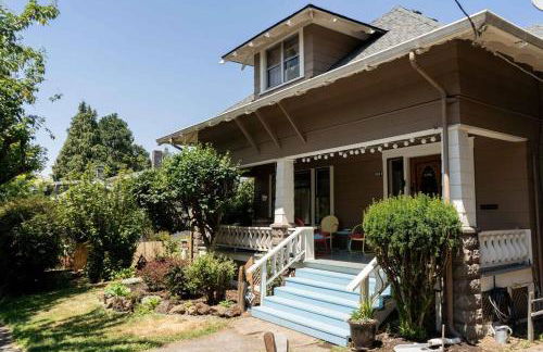 Southeast Portland Comfy & Eclectic Craftsman Home - Foto 37