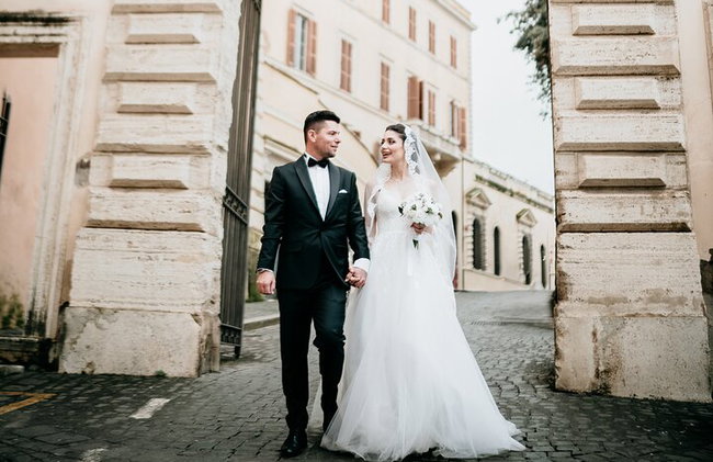 Wedding Honeymoon Photoshoot in Rome - Photo 7