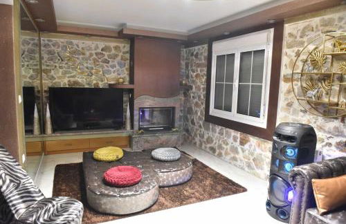 Eleni De Lux - Photo 22