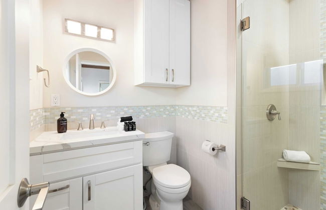 Mission Point 2 by Avantstay Mission Beach Home w/ Large Balcony Steps to Beach! - Photo 16