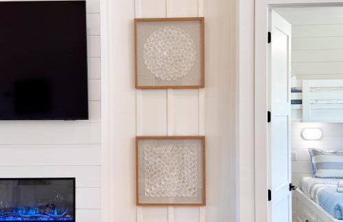 4BR Beach Haven - Deck, Gourmet Kitchen, Tiki Bar Fun - Foto 24