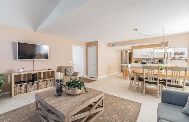 ​Near Theme Parks! 4 BR's, Sleeps 10! Gorgeous Home, Pool, Patio! - Foto 15