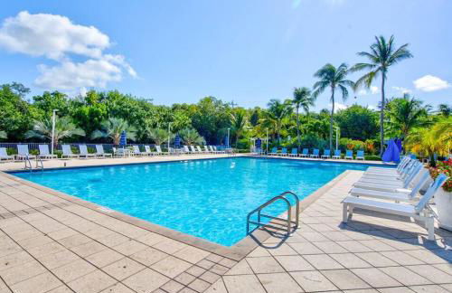 Bright 2BR Condo with Breathtaking Ocean View - Foto 18