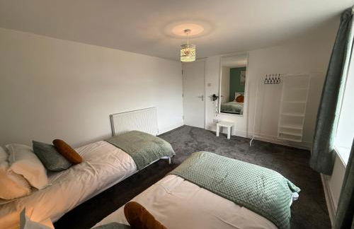 Duke's Retreat - 4 BR Sleeps 8 Ideal 4 Contractors - Foto 8