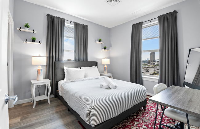 Furnished Apartments near Encore Boston - Photo 79