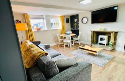 Swordfish Cottage **Next to the Harbour** - Photo 13