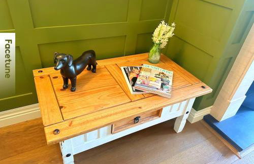 Charming Surrey Cottage perfect for Autumn or Winter gatherings - Photo 5