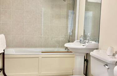 Newcourt Manor - Foto 34