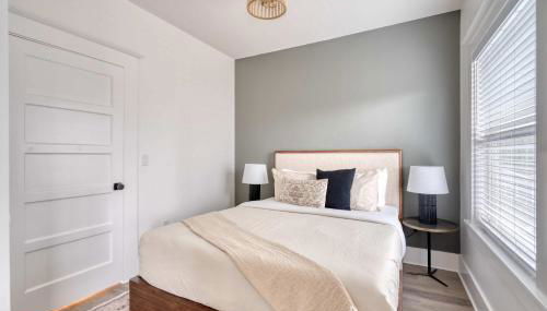 Eclectic 2BR - Victorian Charm - Steps to Fun - Photo 2