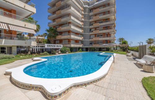 Frente al mar · Terraza · Piscina - Photo 14