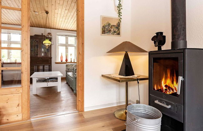 Scenic Retreat With Fireplace & Terrace - Photo 11