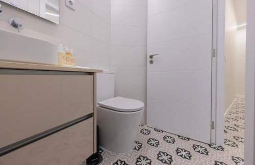 Modern 2BR Apt with Patio & AC - 0E - Foto 30