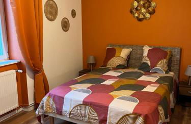 Chez F & G terrasse privée dans jardin à côté de la maison - Foto 4