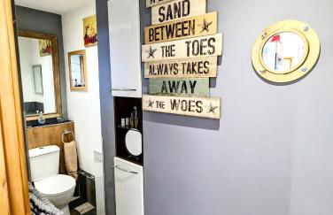 Beachside Bliss in Heart of Town - Foto 30