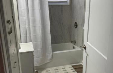 The Cozy Cottonwood Cottage- Clintonville 3BRM Ranch - Foto 14